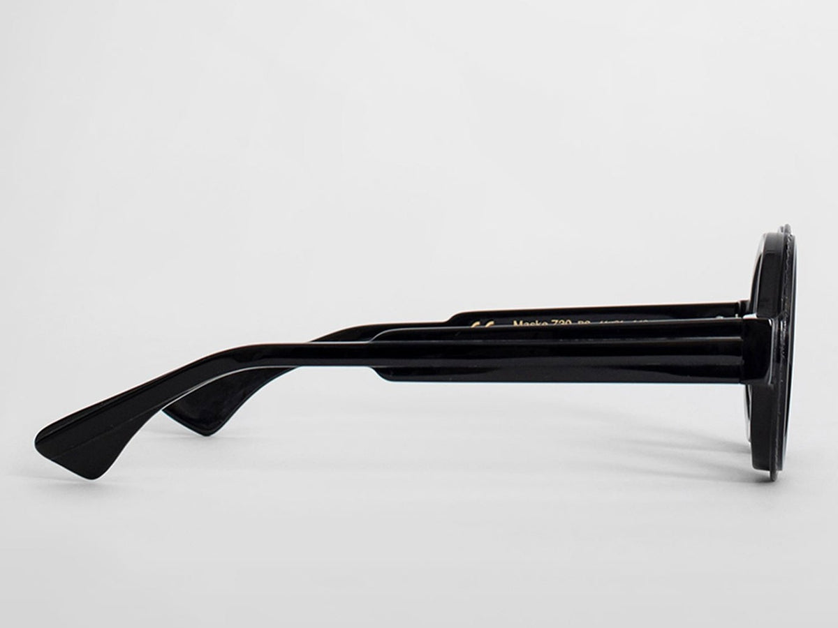 KUBORAUM Maske Z30 Black Shine eyeglasses, angled view