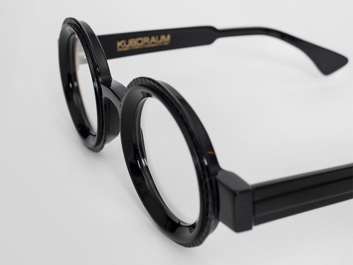 KUBORAUM Maske Z30 Black Shine eyeglasses, temple detail