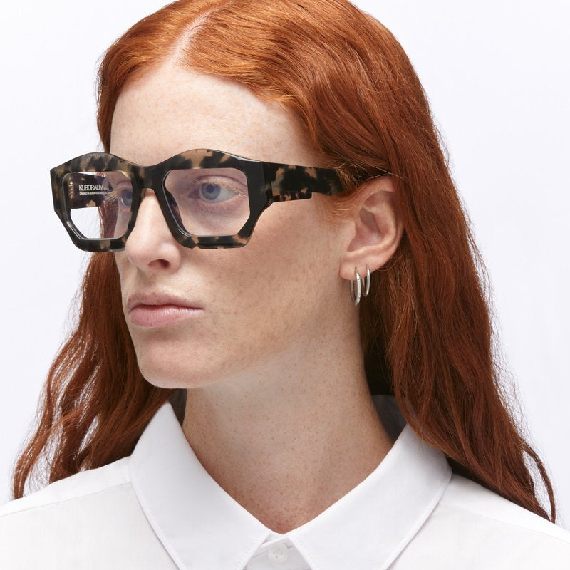 KUBORAUM Maske F4 Havana Grey eyeglasses, worn