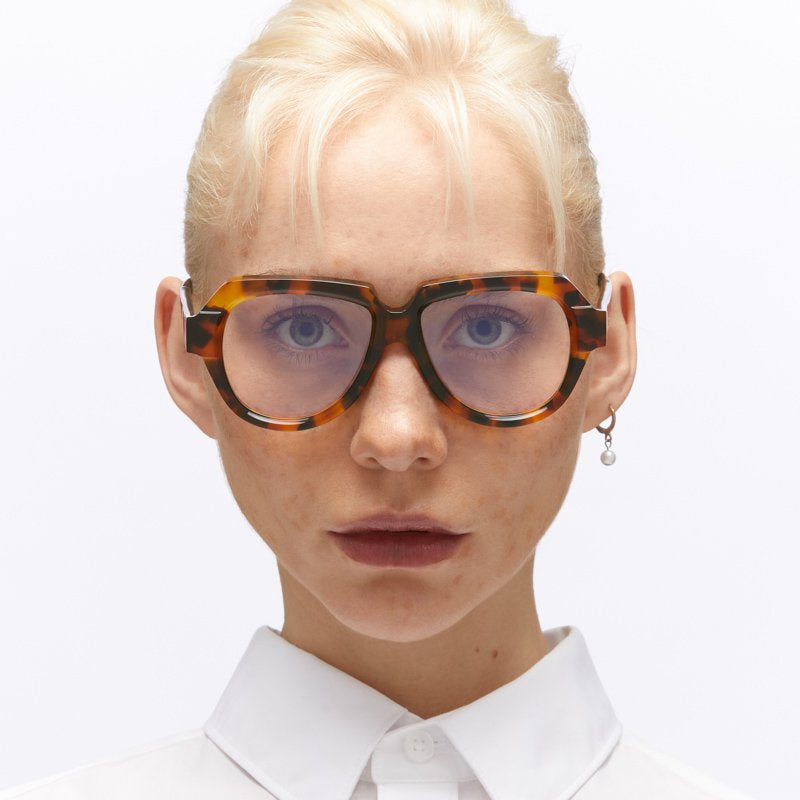 KUBORAUM Maske K37 Havana eyeglasses, worn