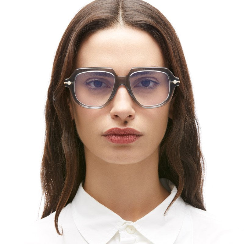 KUBORAUM Maske P13 Light Grey eyeglasses, worn