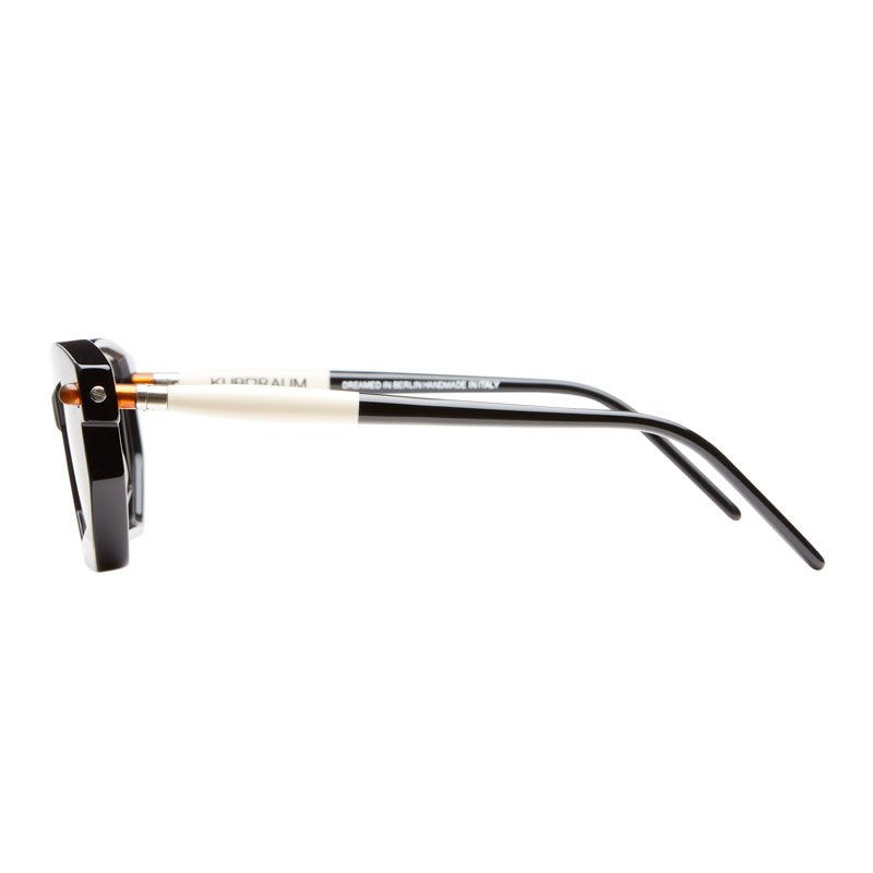 KUBORAUM Maske P14 Black Shine eyeglasses, angled view