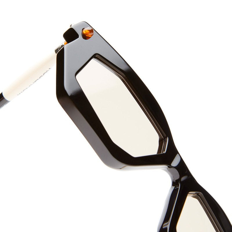 KUBORAUM Maske P14 Black Shine eyeglasses, detail view
