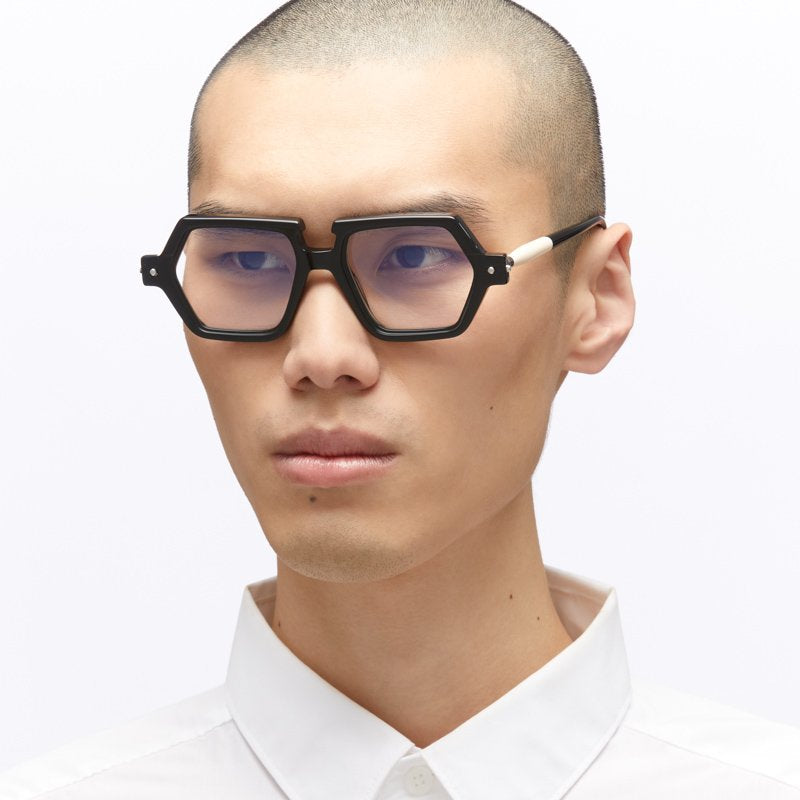 KUBORAUM Maske P19 Black Shine eyeglasses, worn