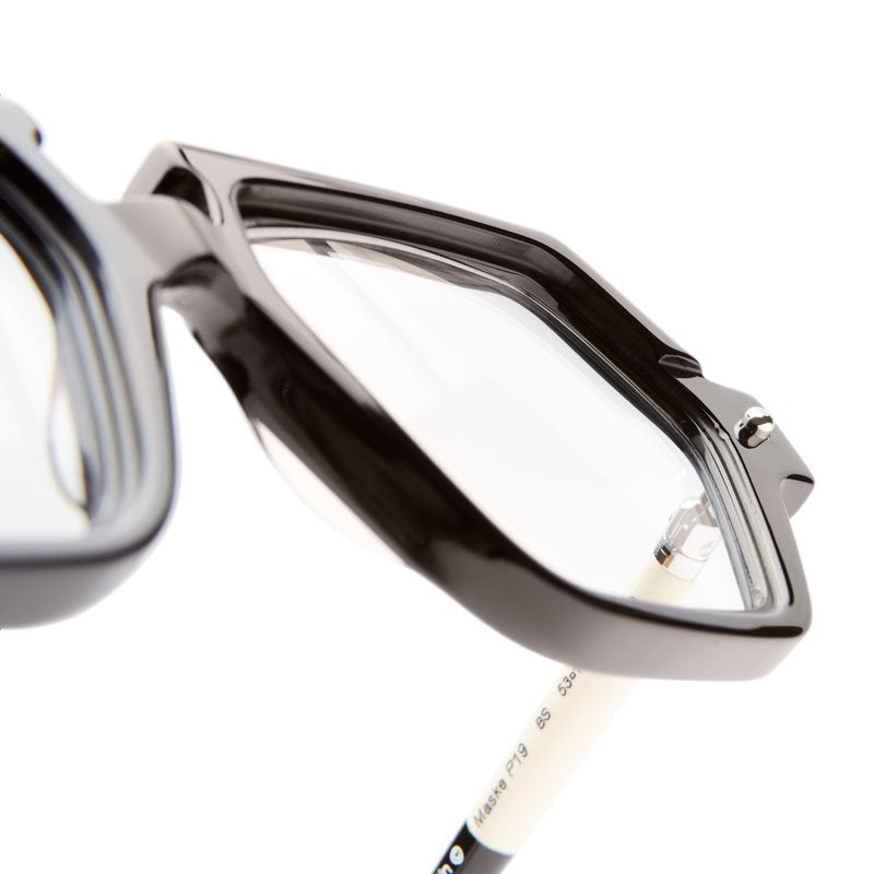 KUBORAUM Maske P19 Black Shine eyeglasses, detail