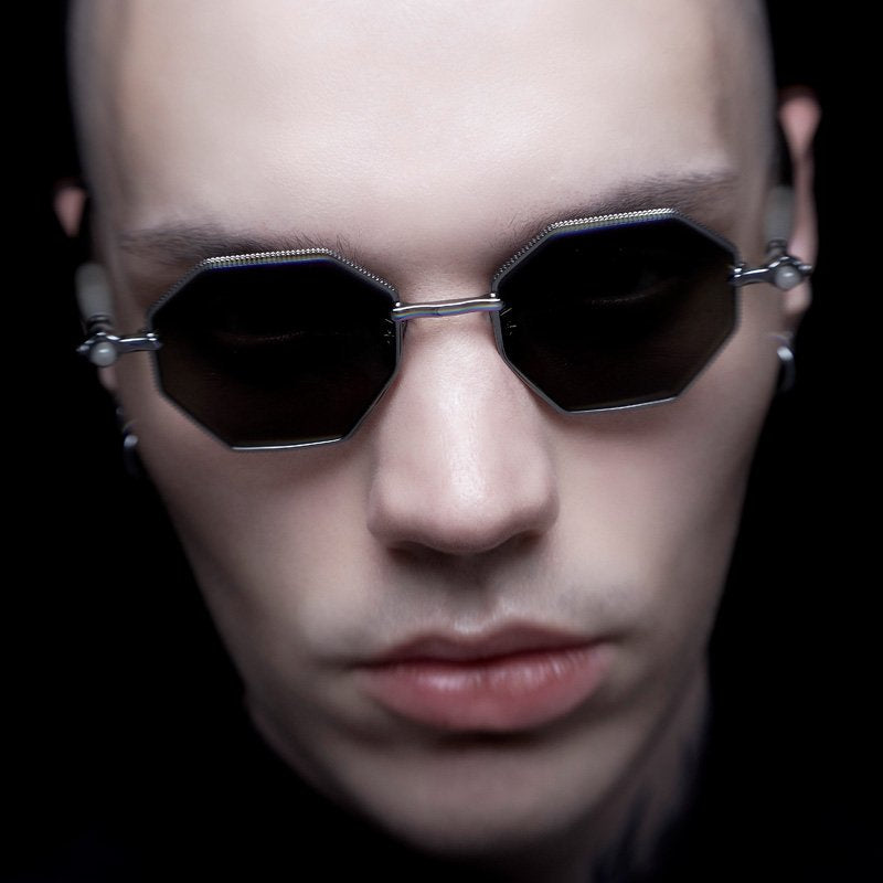 KUBORAUM Maske P74 Gunmetal sunglasses, worn