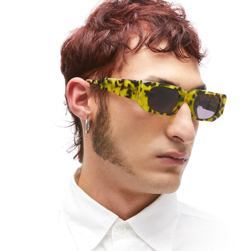 KUBORAUM Maske U8 Yellow Havana sunglasses, temple detail